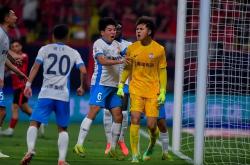 华体会国米赞助商-瓦伦西亚连续争抢成功巴黎门将连续扑点