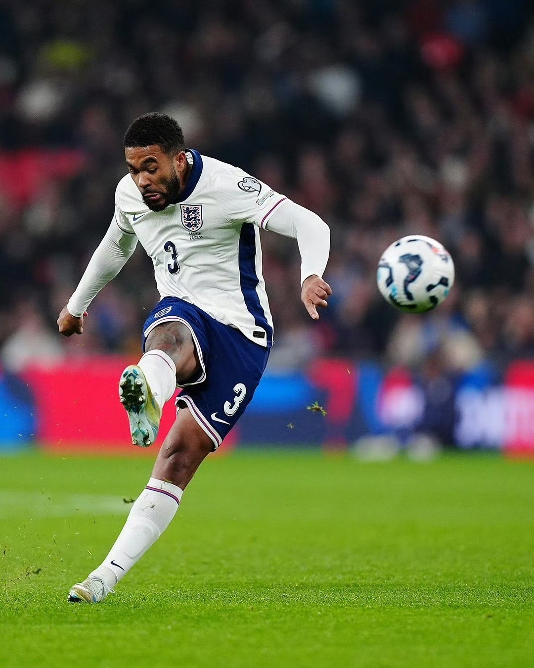 英格兰队一路领先，势如破竹