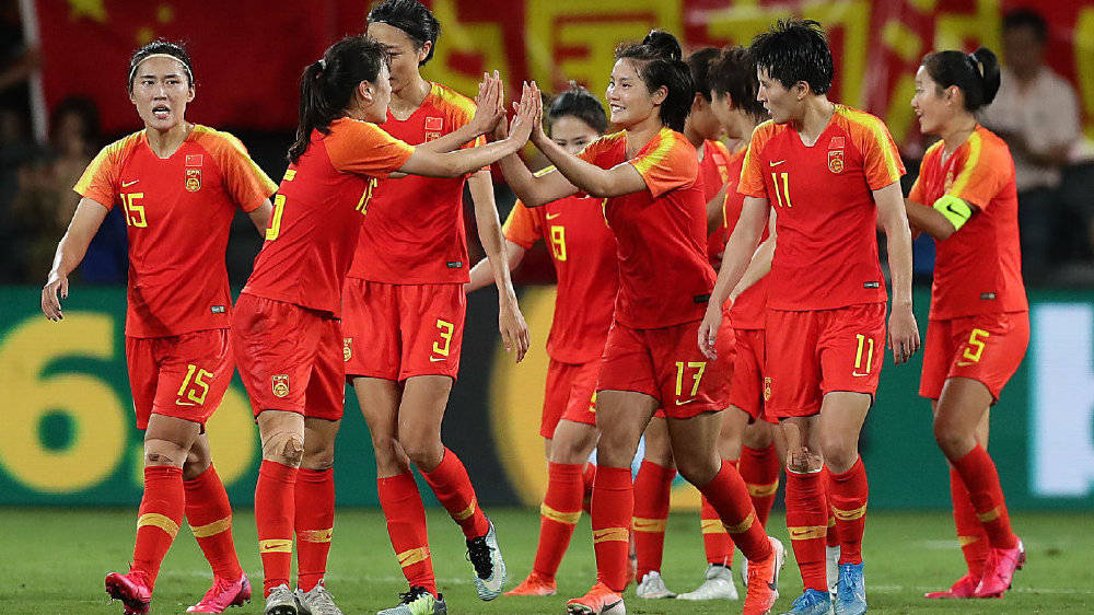 韩国女足队在比赛中展现出色表现，引人注目