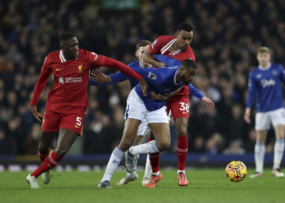 利物浦面对埃弗顿，红蓝之争今晚上演！