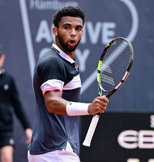 意大利网球队绝地反击欧洲网球队，西西帕斯送出助攻